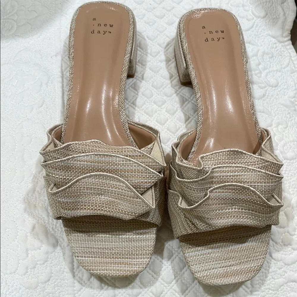 A New Day, beautiful slide sandals, size 10 never worn! NWOT - Picture 1 of 8